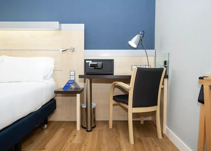 Hotel Express 22@ By Ihg 3*