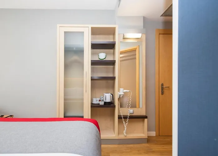 Express 22@ By Ihg 3*