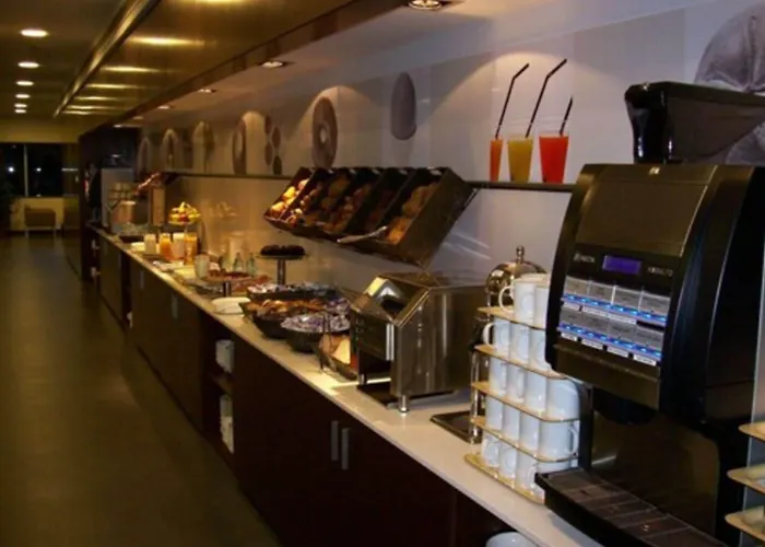 Hotel Express 22@ By Ihg 3*